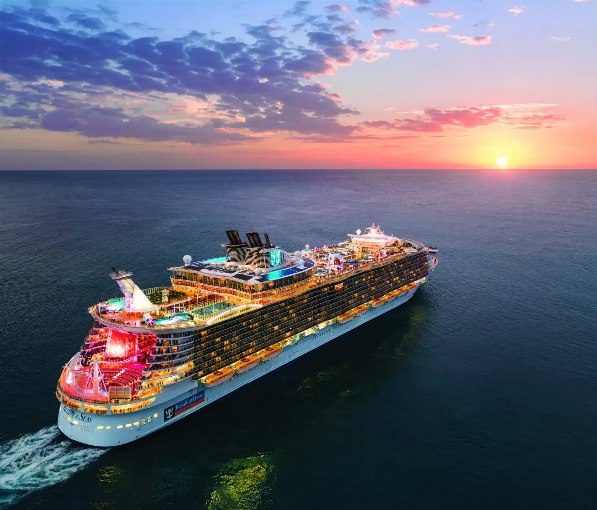 Allure of the Seas - Navio da Clase Oasis da Royal Caribbean